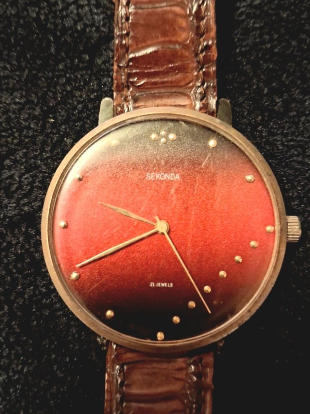 Vintage Sekonda 21 Jewels Manual Wind Watch – Rare Red/Black Ombre Dial Working
